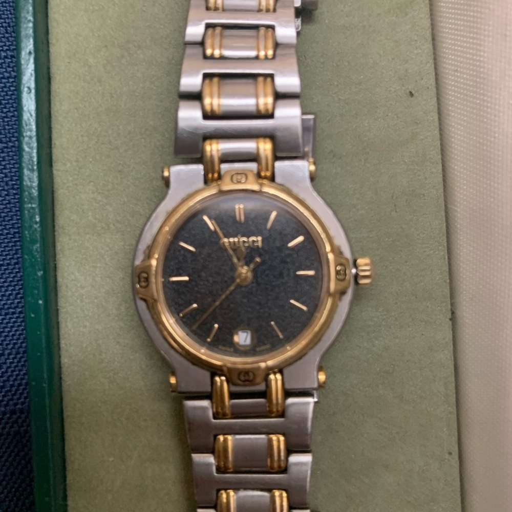 Gucci Watch Women's with box, stainless steel with diamond on 6